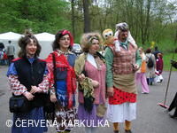Slet čarodějnic u Perníkové chaloupky