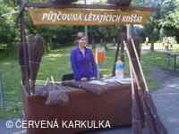 Medobraní s dětským dnem u Perníkové chaloupky 2011