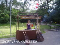 Medobraní s dětským dnem u Perníkové chaloupky 2011